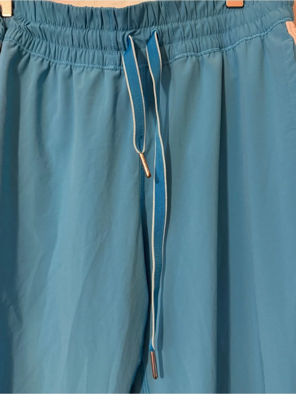 Lululemon Color blocked detail, blue, vacation, straight leg cut, mid rise waist